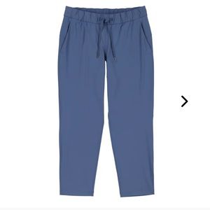 Lululemon on the fly pants